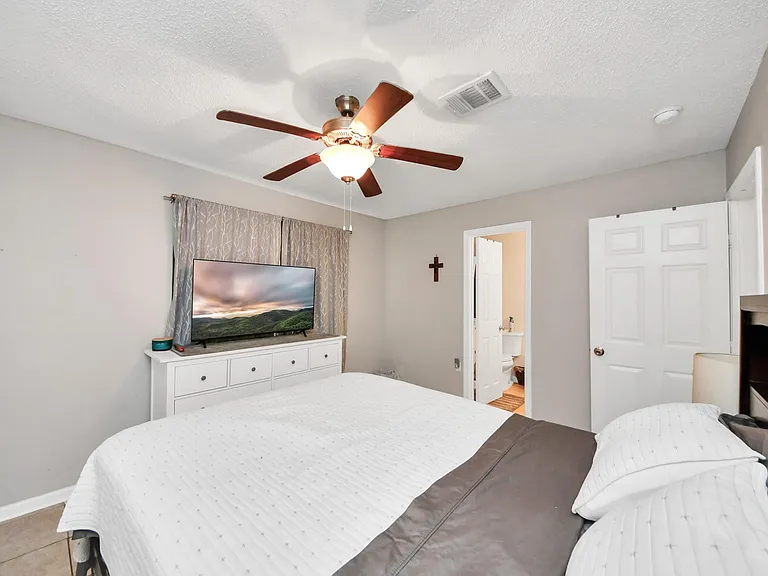 2806 Oak Dr — Photo 21