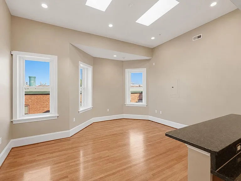 1324 Euclid St NW #407 — Photo 2