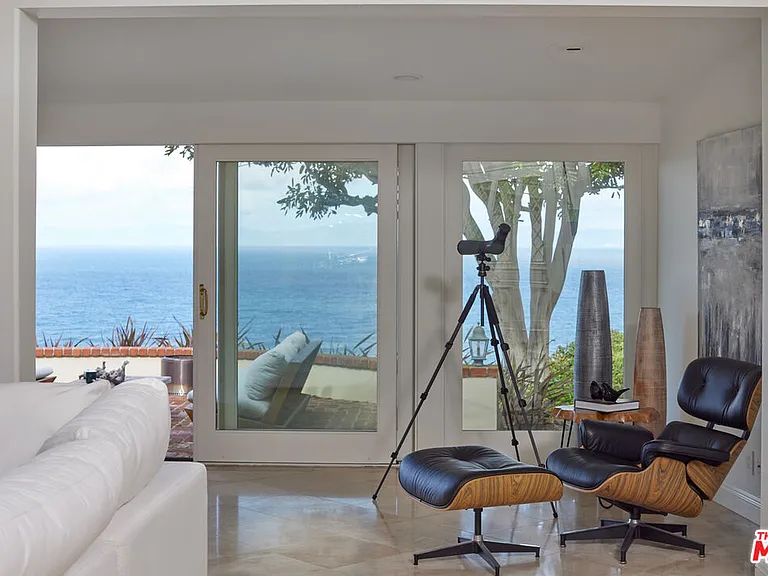 1115 Palos Verdes Dr W — Photo 5