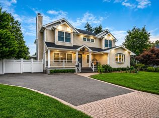 15 Kirby Ln, Commack, NY 11725