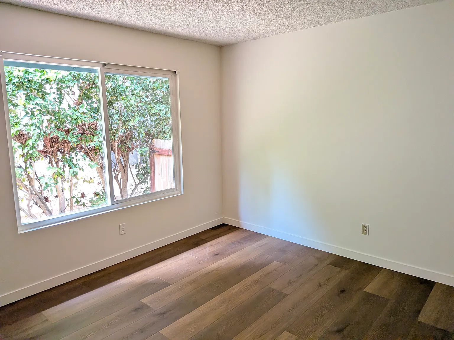 4 bed, 2.5 bath, 1988 sqft, $5,500 — Photo 4