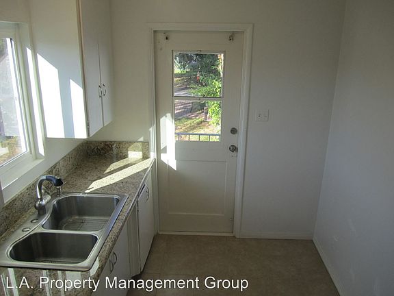 4th image of 4409 Westdale Ave
