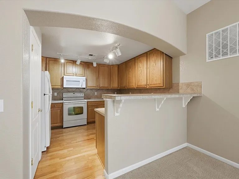 1420 Whitehall Dr #A — Photo 17