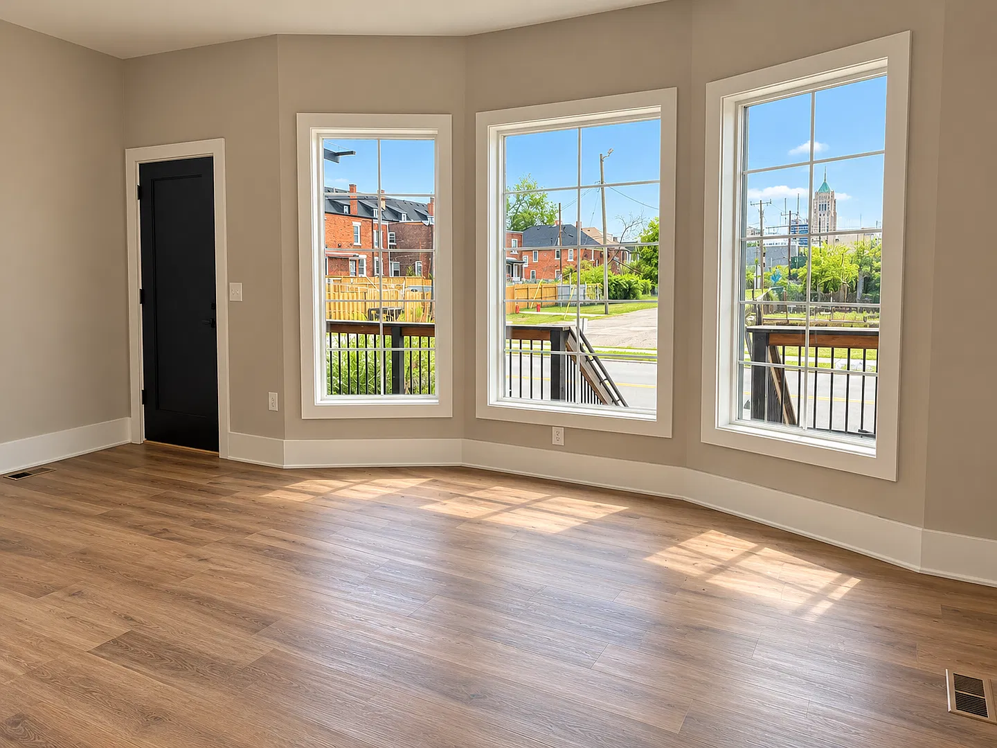 7438 Oakland St — Photo 3