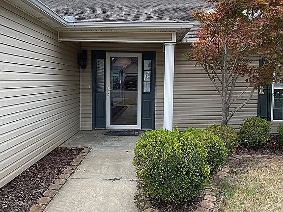 2nd image of 4605 Geraldine Cv