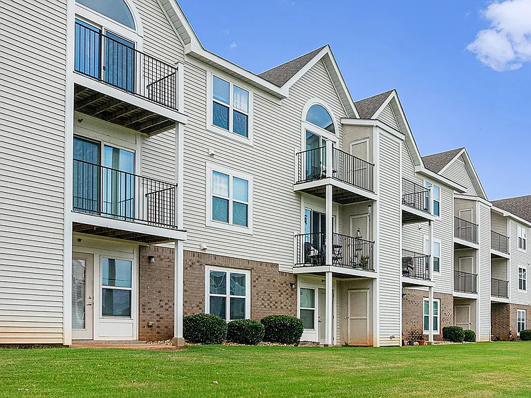 Limestone Creek Apartment Homes — Photo 48