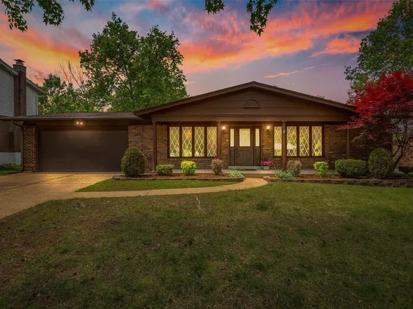 9757 Cambrook Dr, Saint Louis, MO 63123