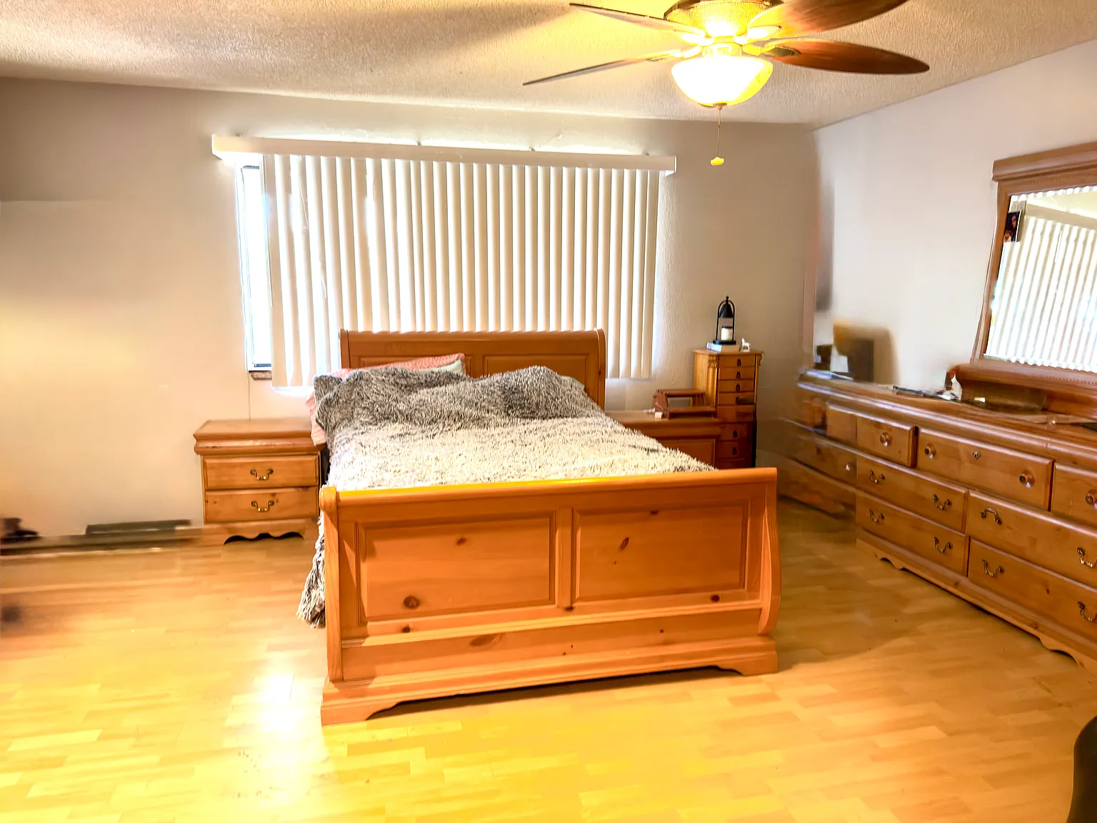 5 bed, 2871 sqft, $950 — Photo 4