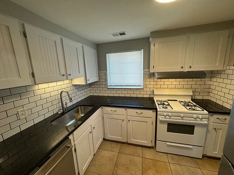 1660 N 4th St #2D — Photo 1