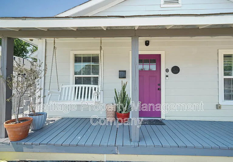 1031 Schley Ave — Photo 5