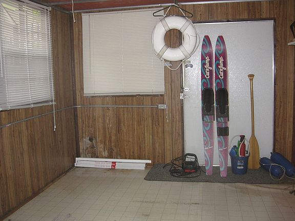 5th image of 492 Boardman Dr