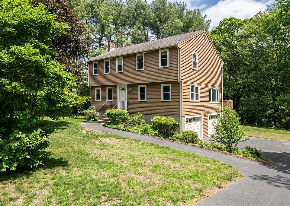 1st image of 8 Spruce Rd