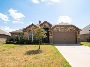 918 Masquerade Dr, Midlothian, TX 76065