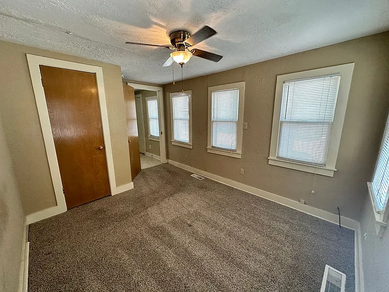 715 Asp Ave — Photo 25