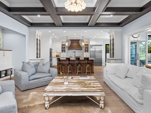 39 Country Rd, Golf, FL 33436