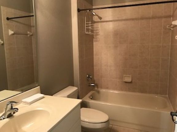 4th image of 213 Lourdan Ct