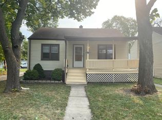 17813 Community St, Lansing, IL 60438