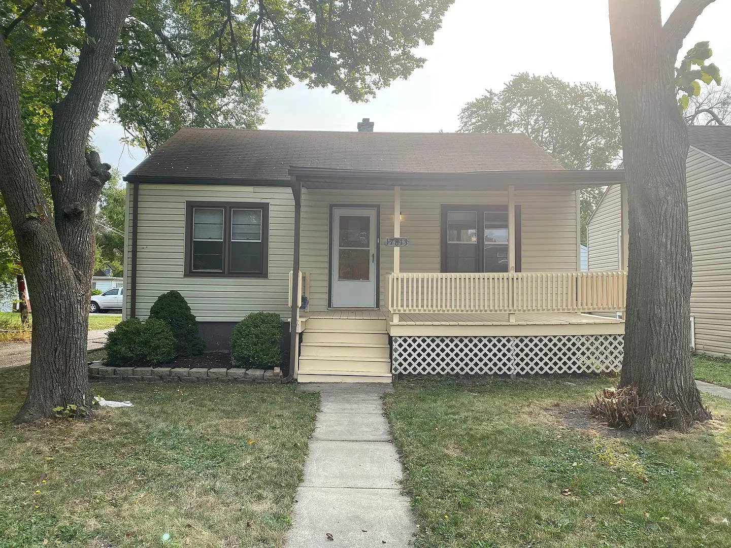 17813 Community St photo 1