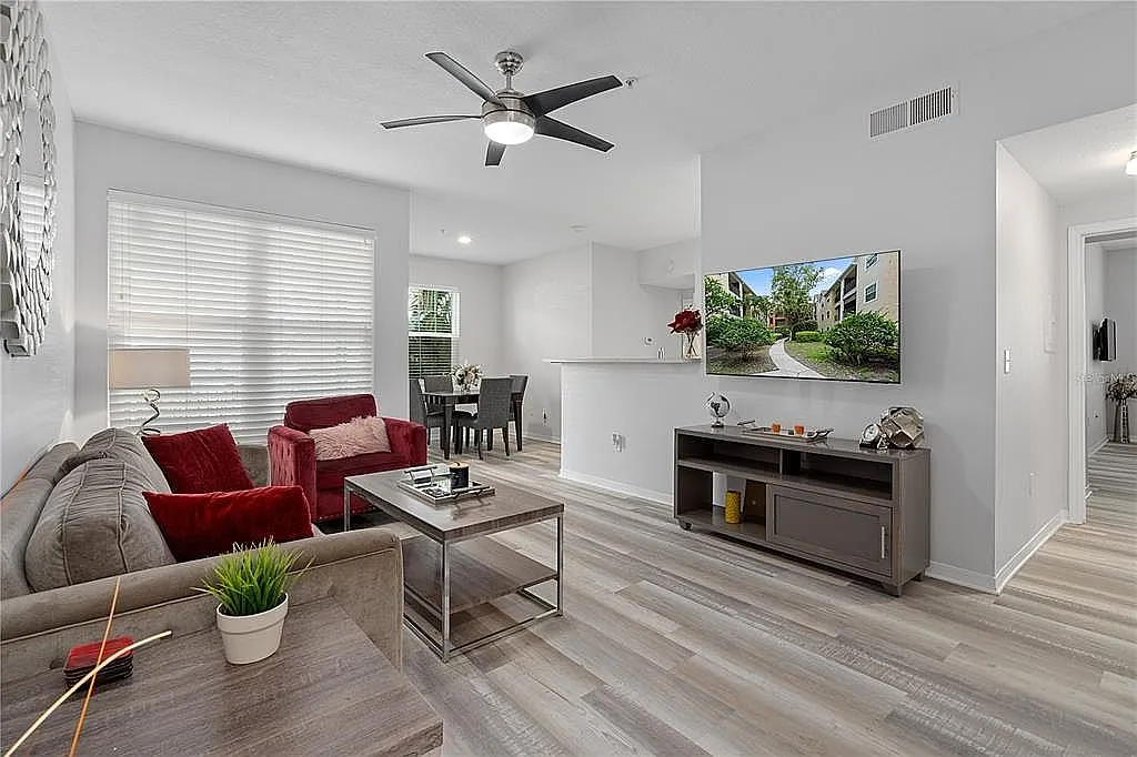 2 bed, 1153 sqft, $2,300 — Photo 3