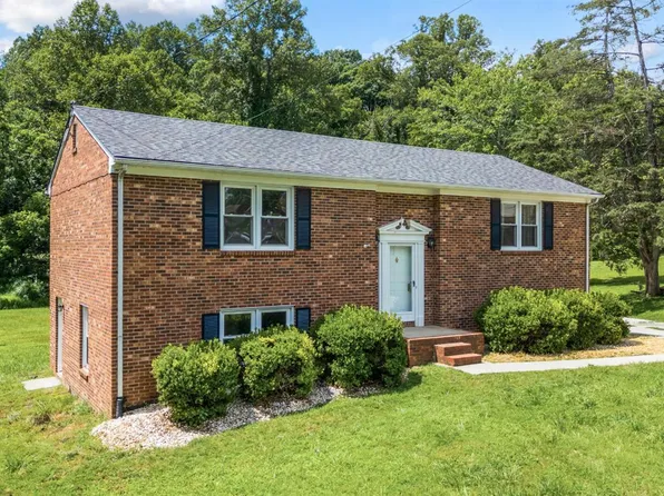 106 Omega Ct, Lynchburg, VA 24502