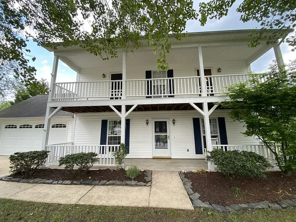 1040 Thorncrest Dr, Fletcher, NC 28732