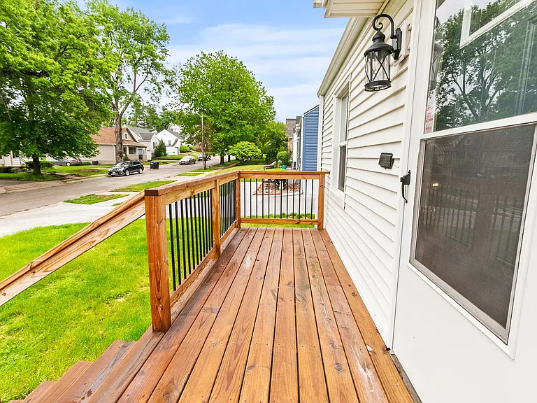 4841 Pierce St — Photo 4