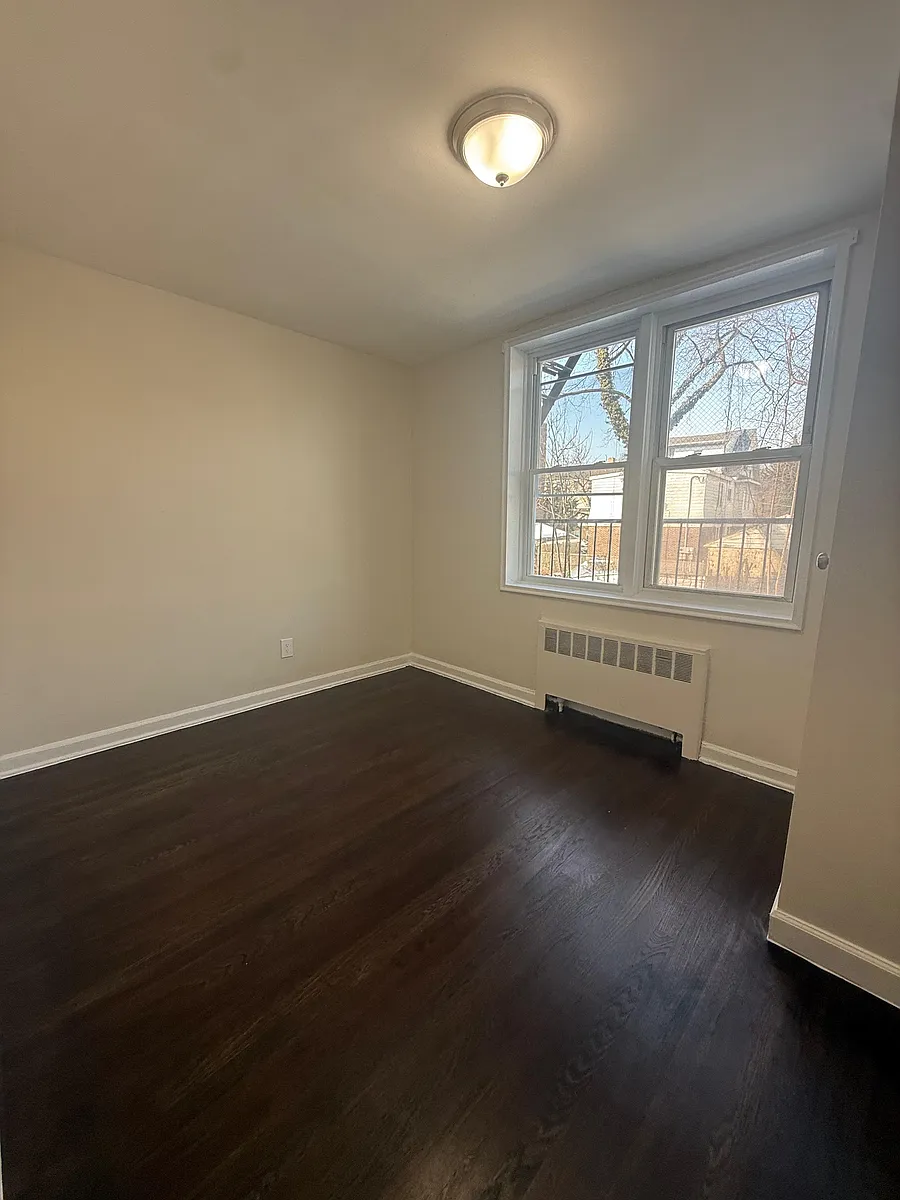 Building Photo - 103 Chancellor Ave #28B