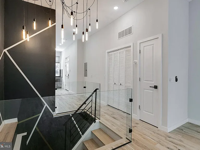 1825 Ginnodo St #1R — Photo 14