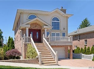 1342 137th St, College Point, NY 11356