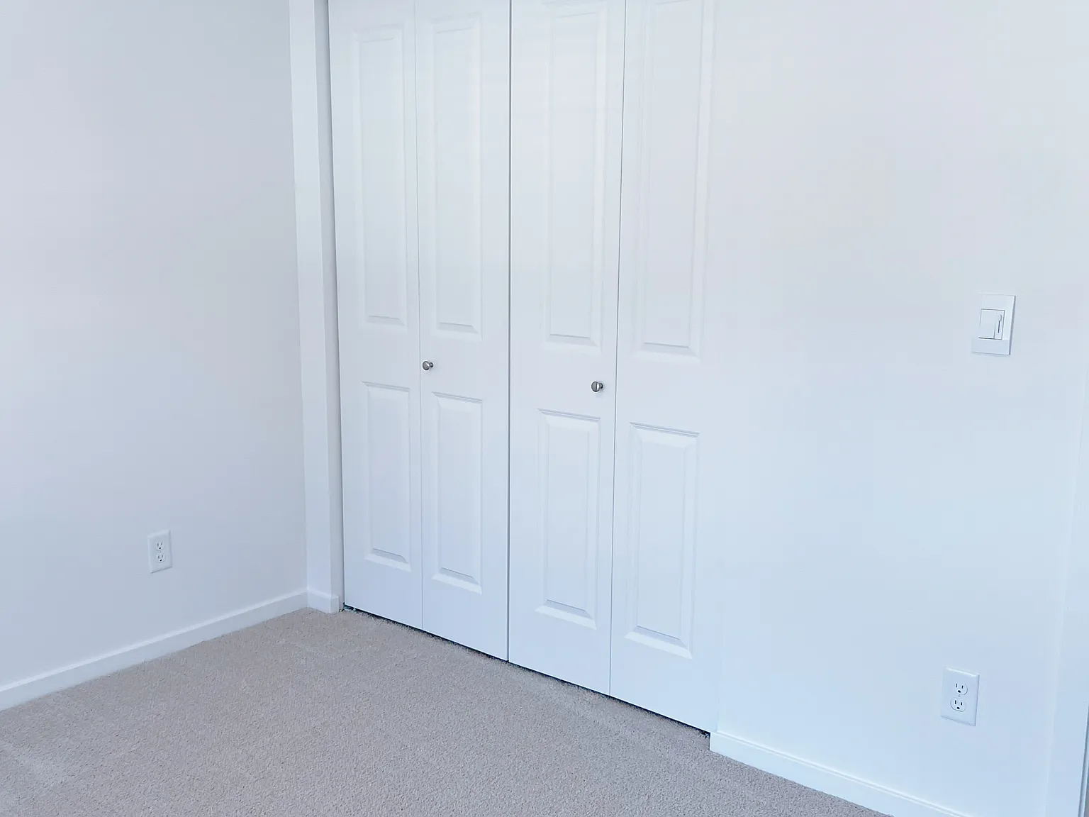 5 bed, 2625 sqft, $1,000 — Photo 4