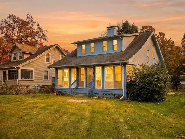 102 Tiffany St, Springfield, MA 01108