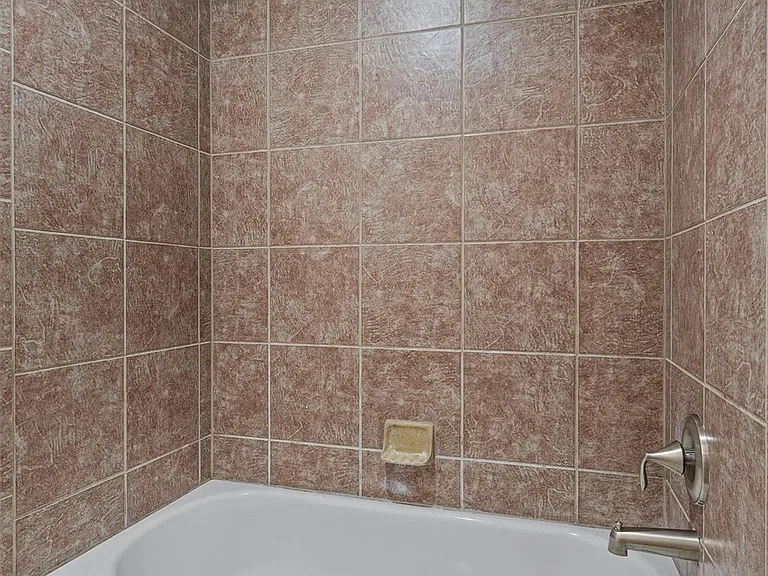 18921 Wandering Vine Cv — Photo 35