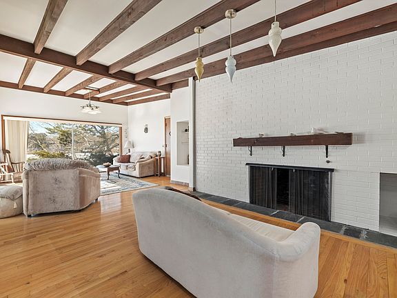 4th image of 36 Little Neck Lane