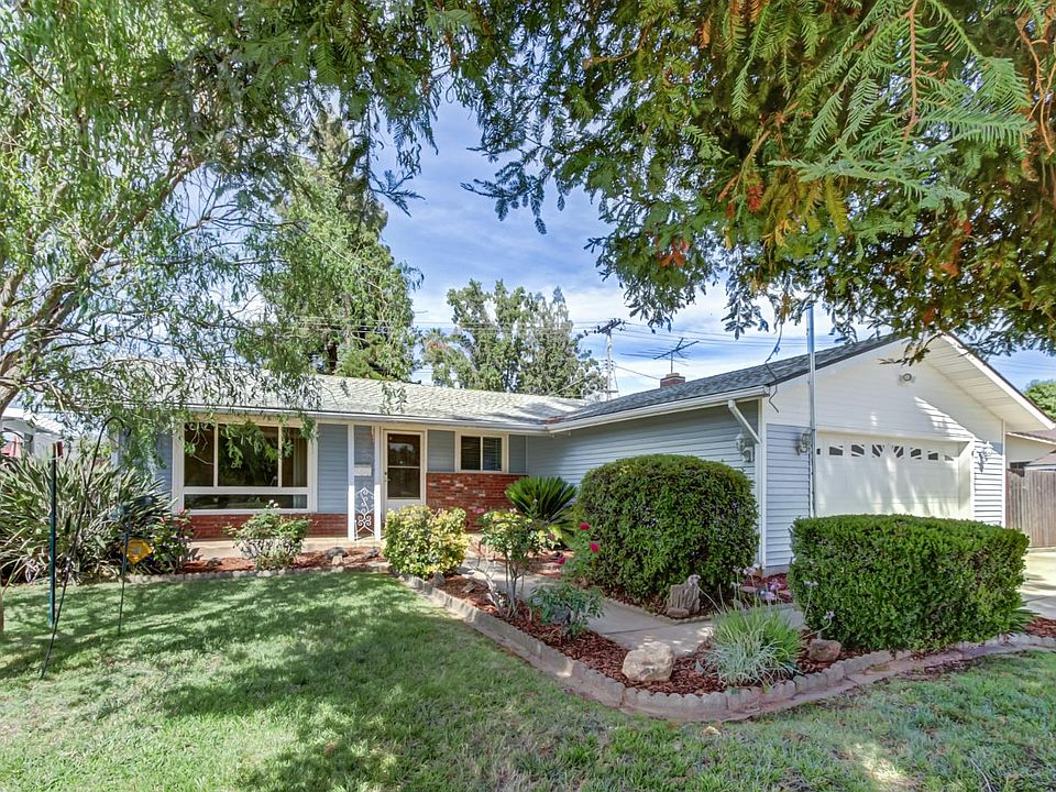 1st image of 9049 Rosewood Dr