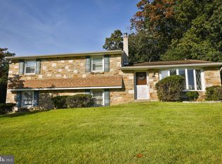 155 N Marmic Dr, Holland, PA 18966