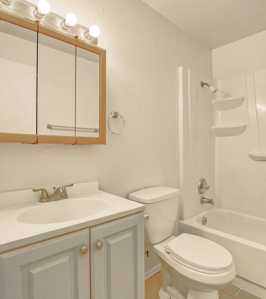 2 bed, 650 sqft, $950 — Photo 3