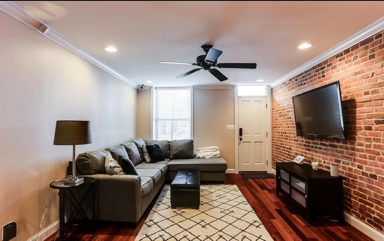 3 bed, 3.5 bath, 1414 sqft, $3,200 — Photo 2