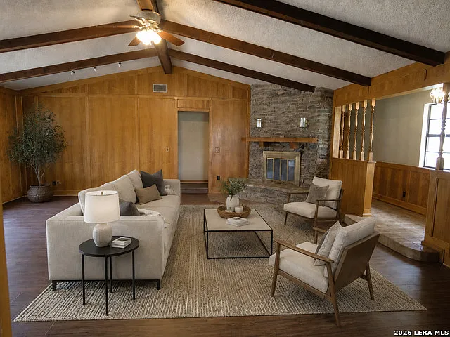 5 bed, 3.0 bath, 2584 sqft, $2,450 — Photo 4