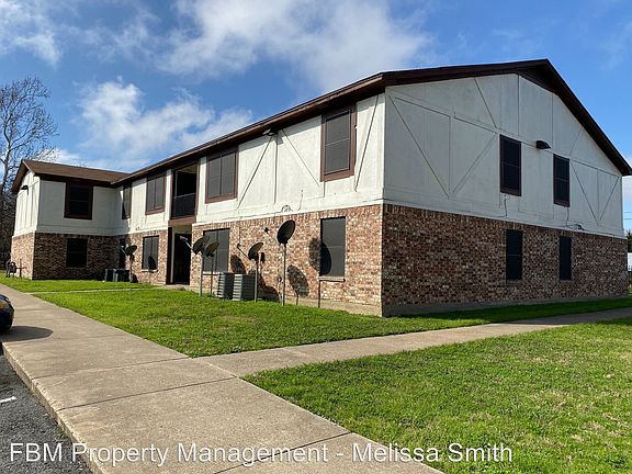 2nd image of 300 N Wells Ave APT 111