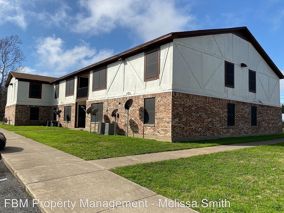 2nd image of 300 N Wells Ave APT 212