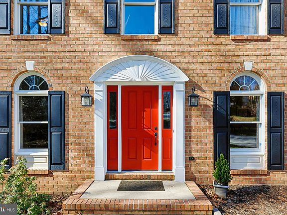 3rd image of 702 Falls Rd