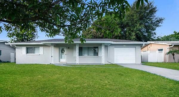 1st image of 2524 Brentwood Dr #2