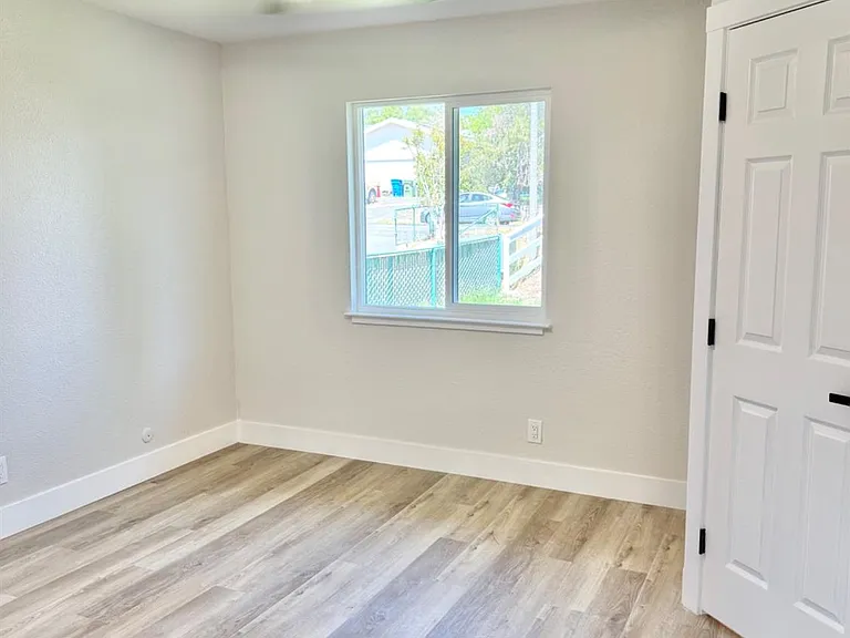 639 Casey St — Photo 8