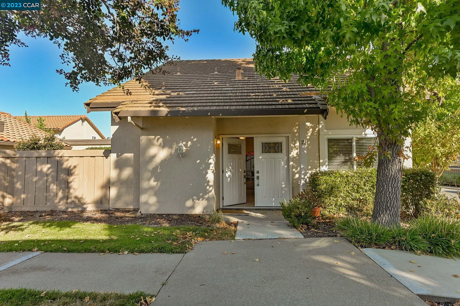 2 Long Creek Cir photo 1