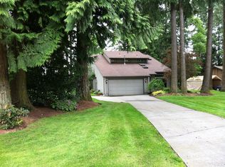 8546 Lynnwood Dr, Lynden, WA 98264
