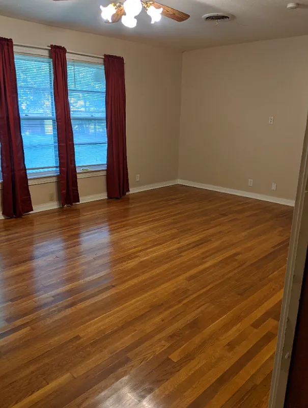 3 bed, 1128 sqft, $1,365 — Photo 2