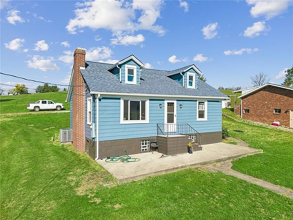 4th image of 637 Hecla Rd