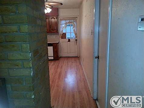 5th image of 303 Softwood Dr