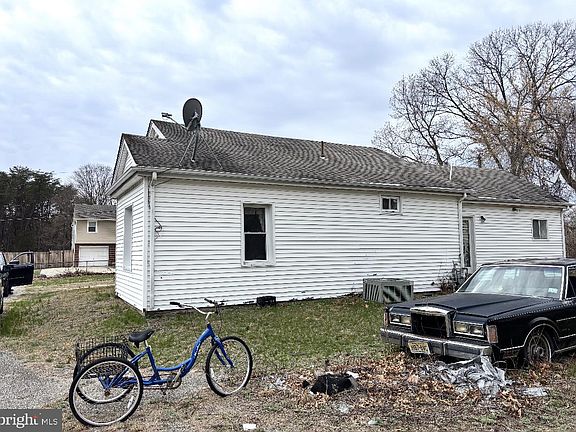 4th image of 936 Savage Ave