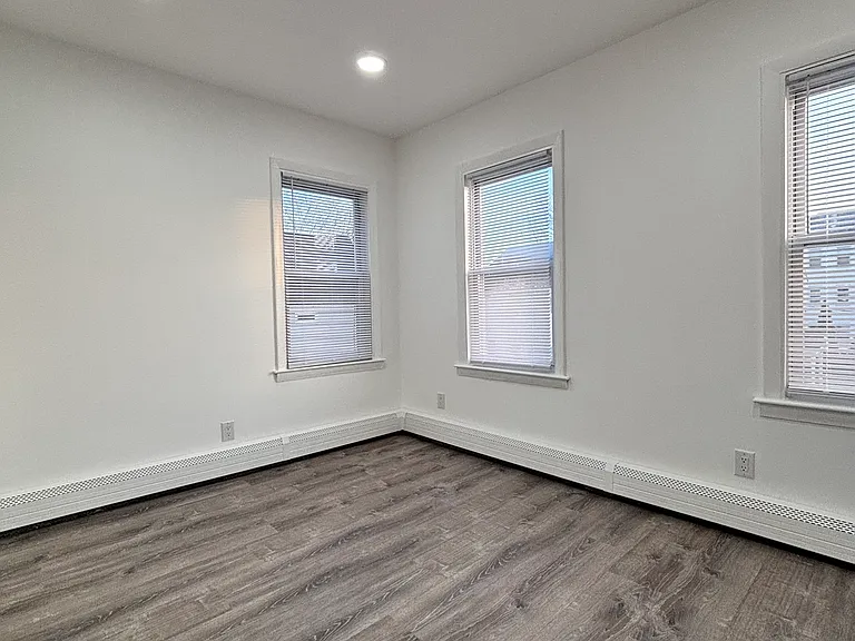 12 Pine St #2 — Photo 16